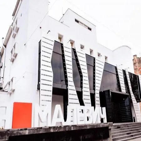 смарт економ з ремонтом в центрі Apartment